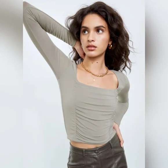 NWT Aritzia Wilfred Lydia Top - Picture 2 of 5